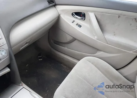 2011 Toyota Camry Le z USA, uszkodzony, nr VIN 4T1BF3EK5BU645771